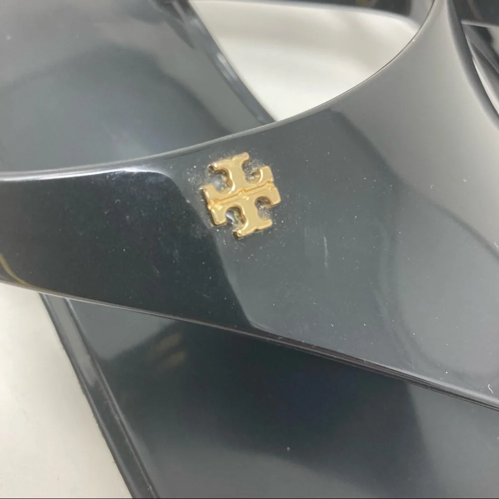Tory Burch Black Jelly Thong Sandals with Gold Logo - Picture 4 of 7
